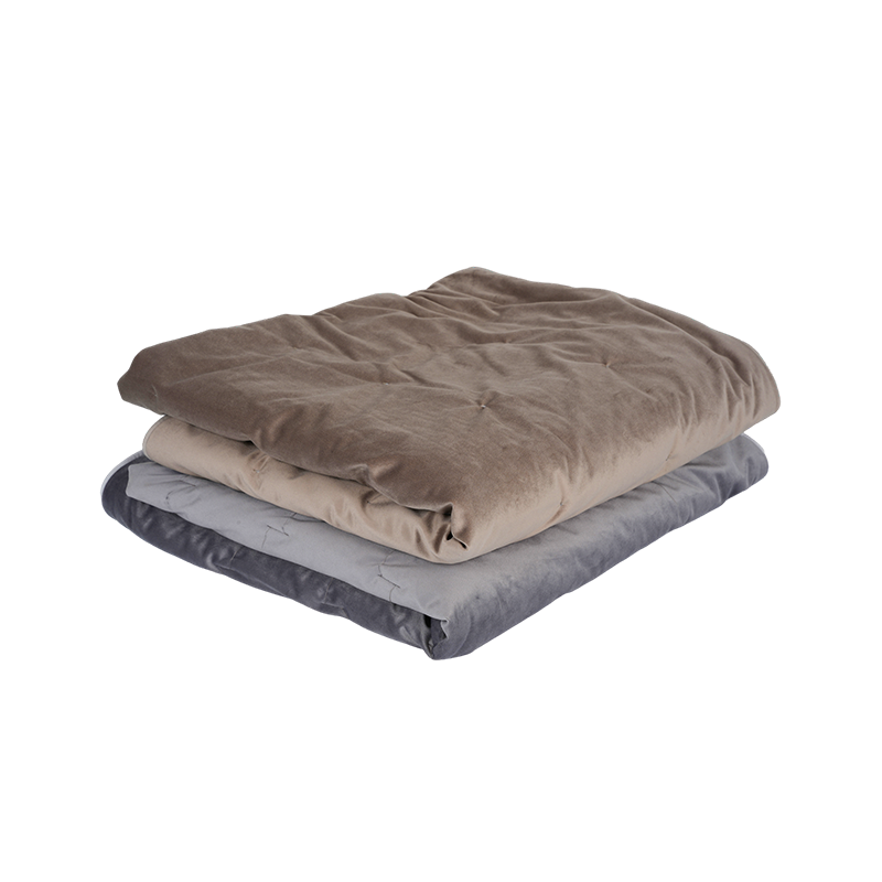 Tightly-woven Softly-warming Quilt